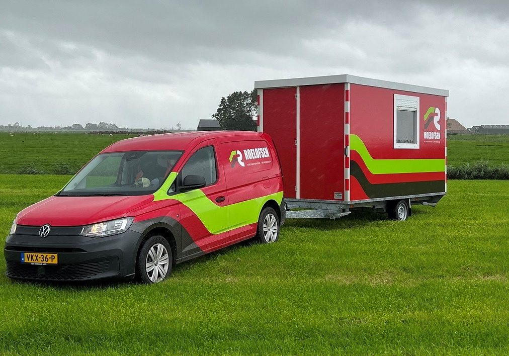 voorkant schaftwagen met auto geknipt